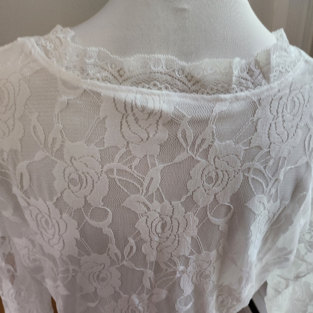 Lace dress. Long sleeve. Short. - Picture 9 of 13